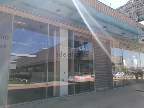 locale commerciale in affitto a Cambiano
