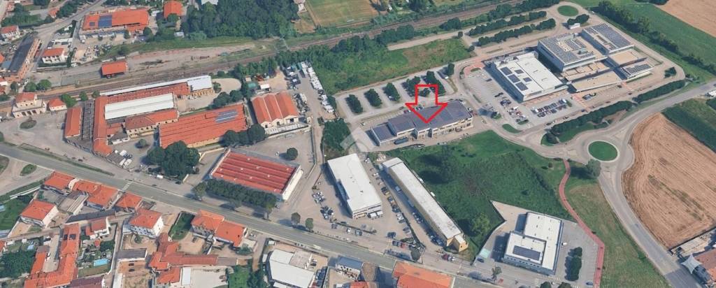 negozio in affitto a Cambiano