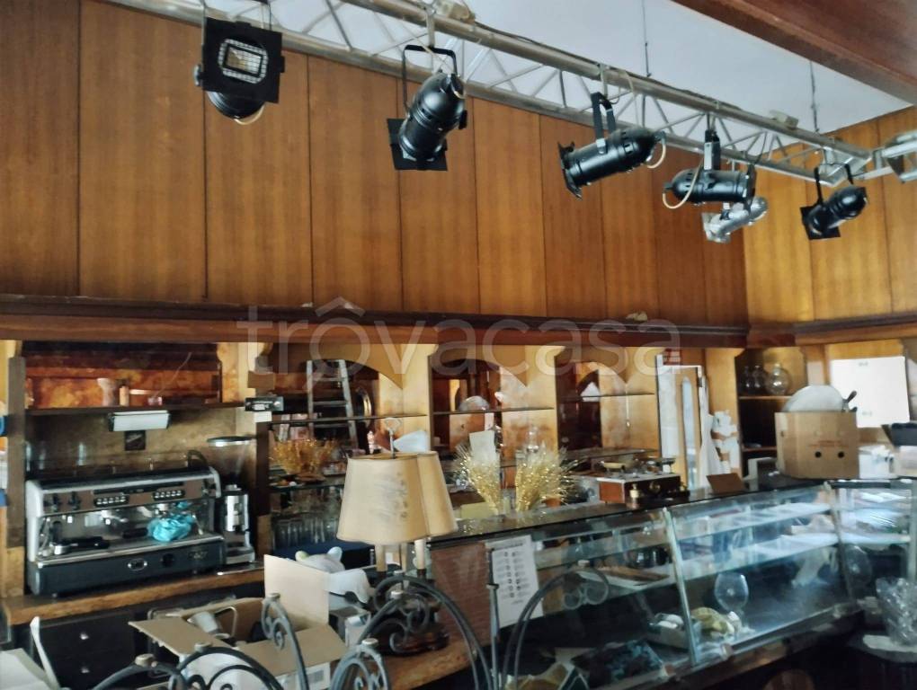 negozio in affitto a Candiolo