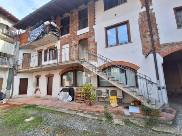 appartamento in affitto a Caravino in zona Masino