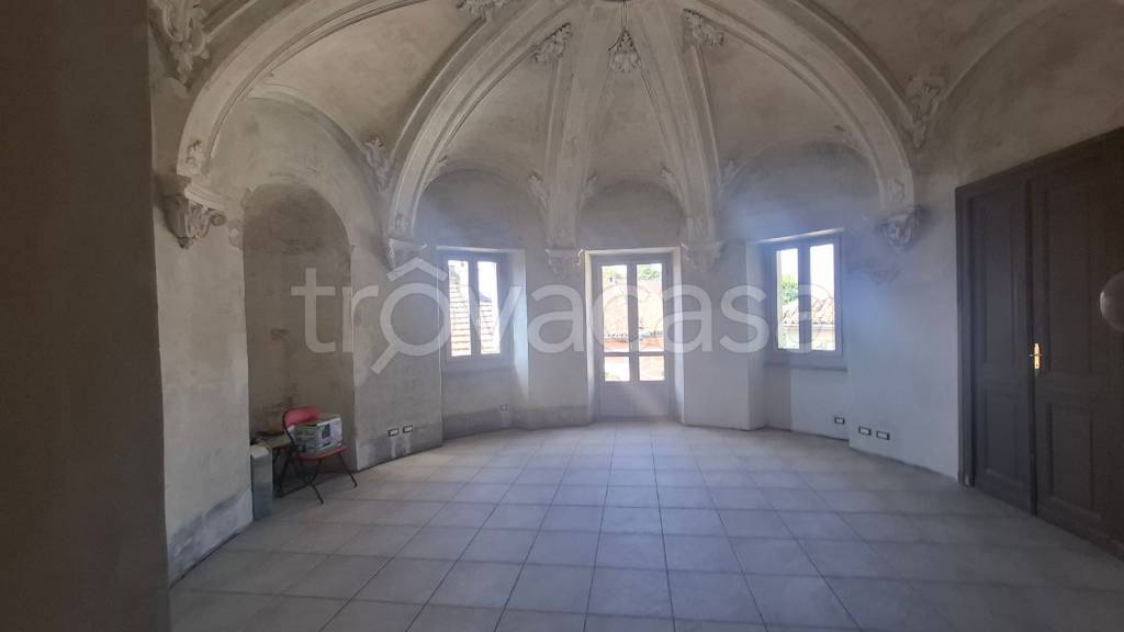 negozio in affitto a Carignano