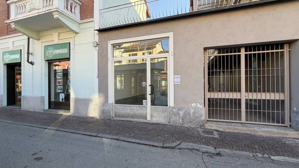 negozio in affitto a Carignano