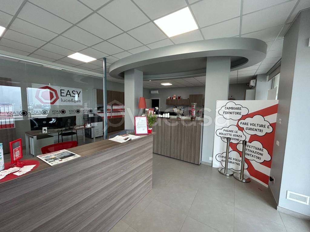 negozio in affitto a Carignano