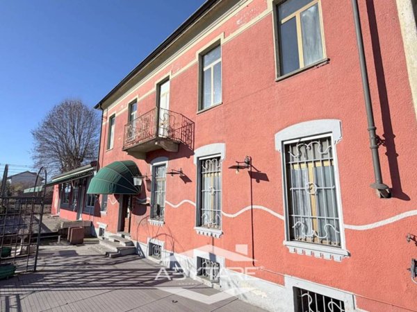 negozio in affitto a Carignano