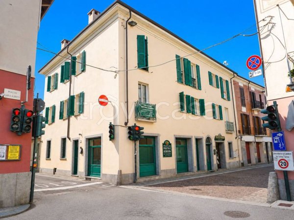 negozio in affitto a Carignano