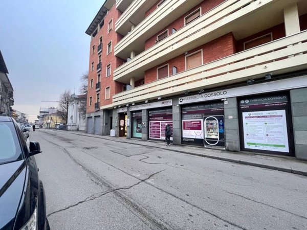 negozio in affitto a Carignano