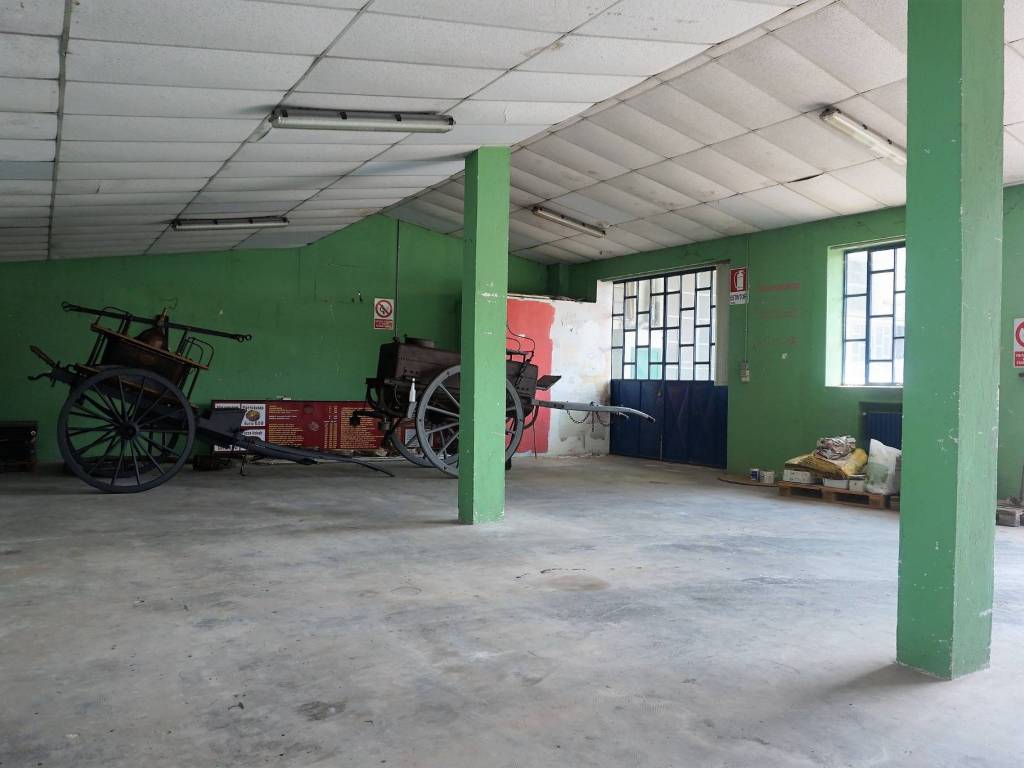 locale commerciale in affitto a Carmagnola in zona San Bernardo
