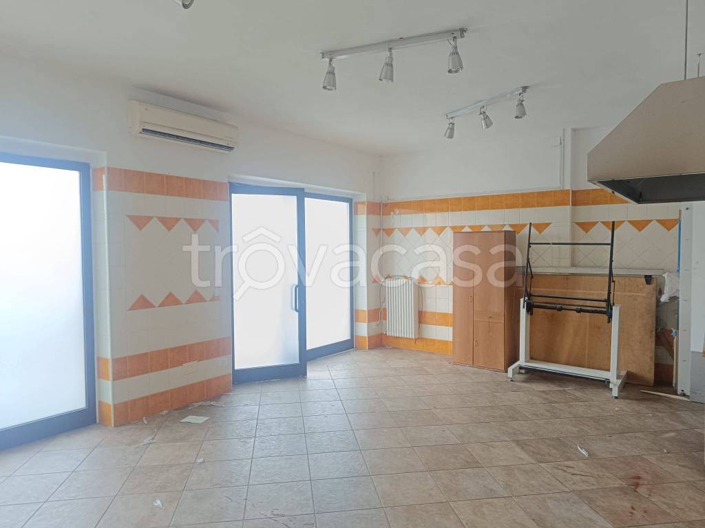 negozio in affitto a Carmagnola