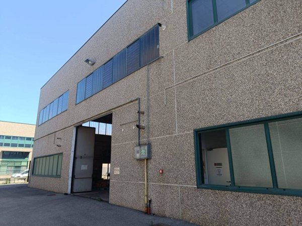 locale commerciale in affitto a Carmagnola