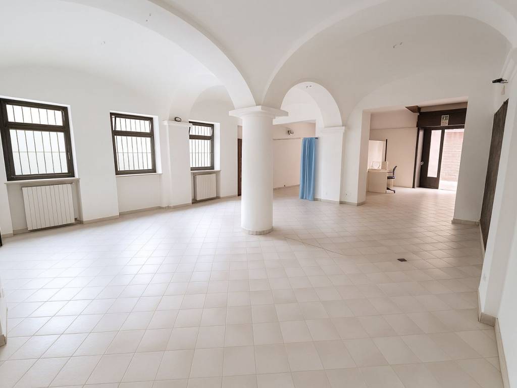 negozio in affitto a Carmagnola