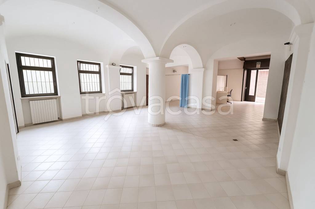 negozio in affitto a Carmagnola