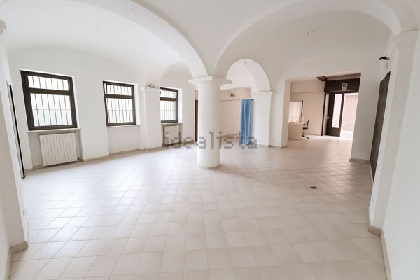 locale commerciale in affitto a Carmagnola