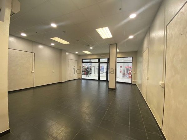 locale commerciale in affitto a Carmagnola