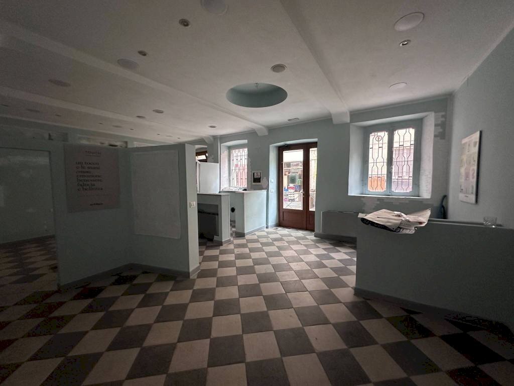 locale commerciale in affitto a Carmagnola
