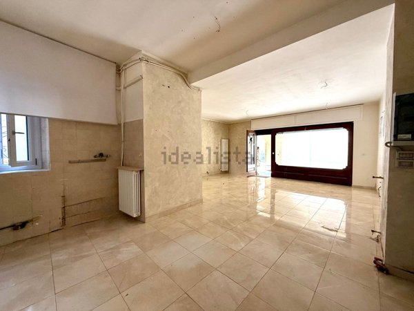 locale commerciale in affitto a Carmagnola