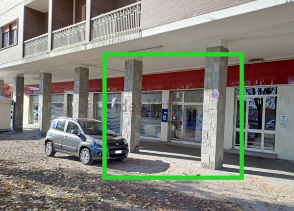 locale commerciale in affitto a Carmagnola