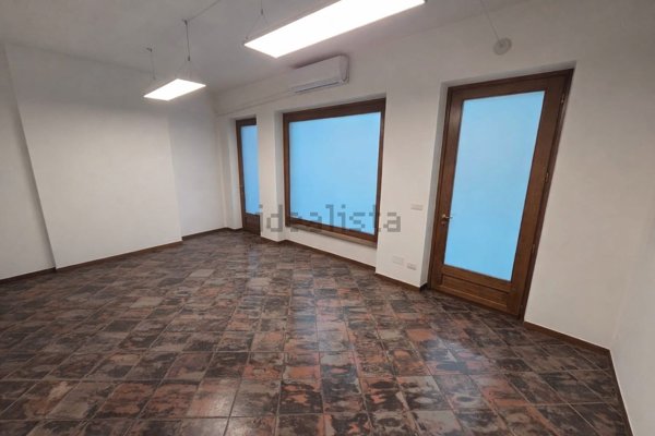 locale commerciale in affitto a Carmagnola