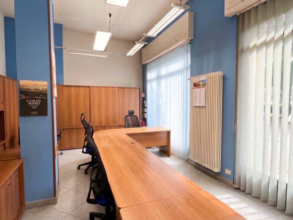 negozio in affitto a Carmagnola in zona Cavalleri