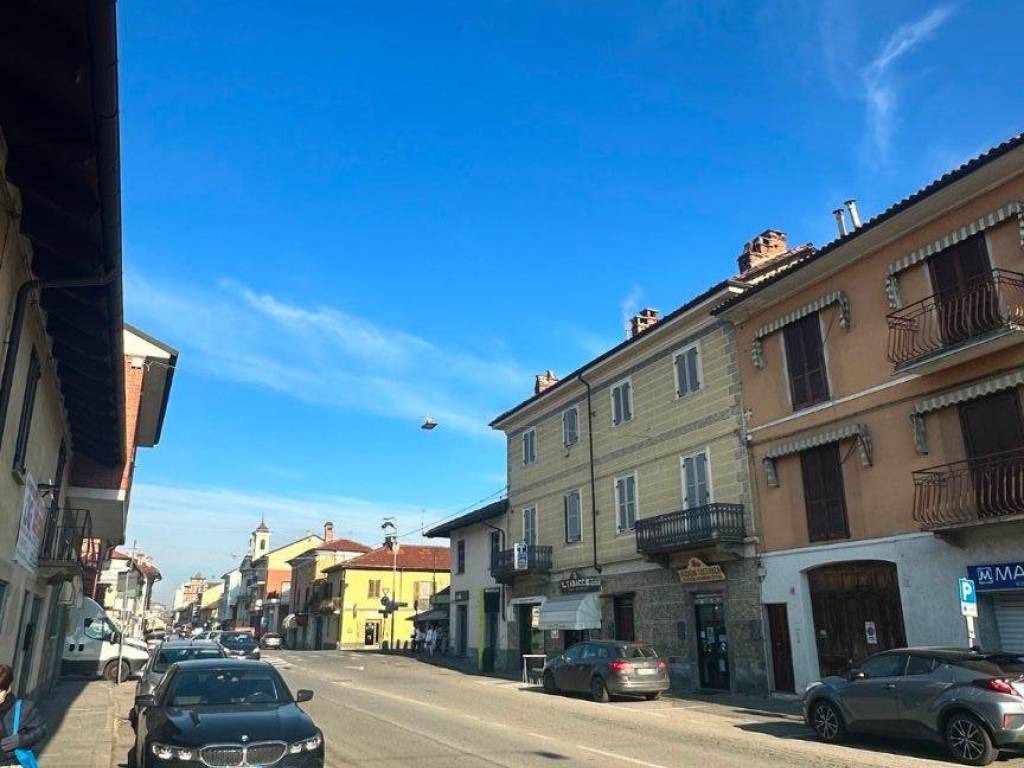 negozio in affitto a Carmagnola in zona Cavalleri