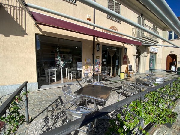 negozio in affitto a Carmagnola in zona Cavalleri