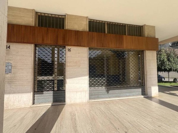 negozio in affitto a Carmagnola in zona Cavalleri