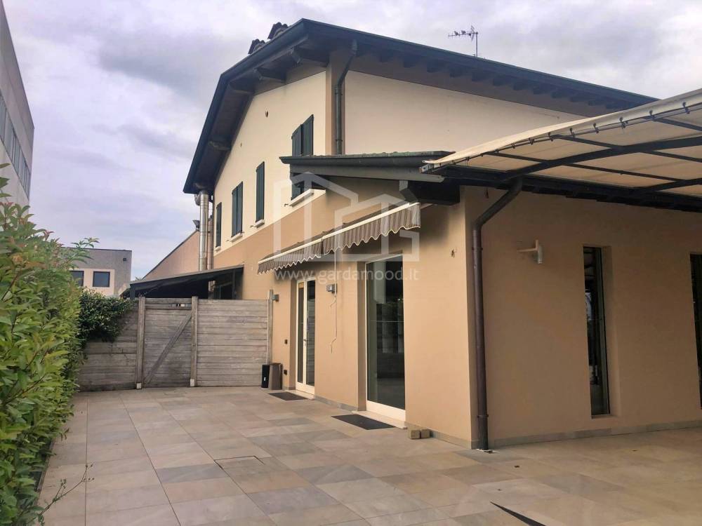 negozio in affitto ad Acquafredda
