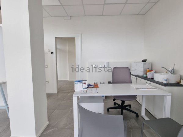 ufficio in affitto ad Acquafredda