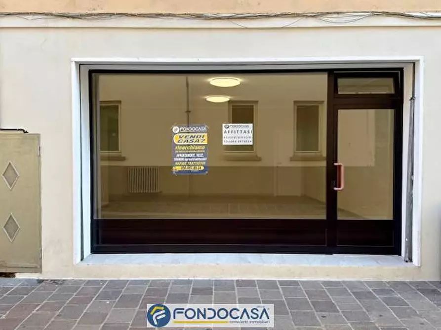 locale commerciale in affitto ad Adro