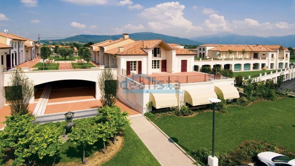 ufficio in affitto ad Adro