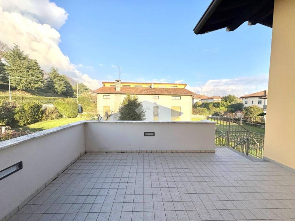 appartamento in affitto ad Adro