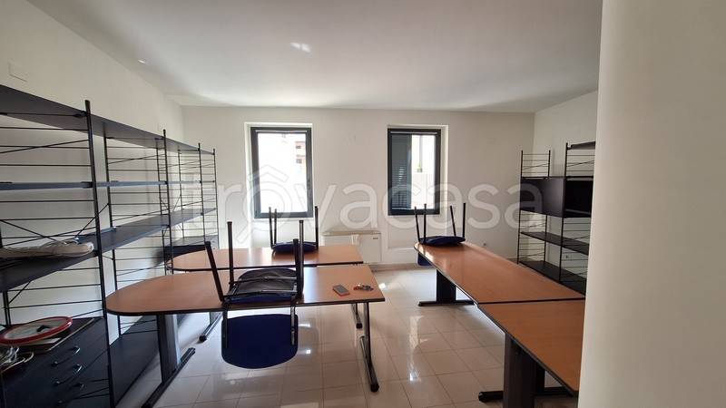 negozio in affitto ad Adro