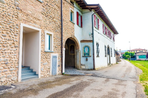 appartamento in affitto ad Adro in zona Torbiato