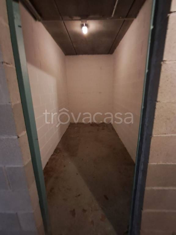 locale commerciale in affitto ad Adro