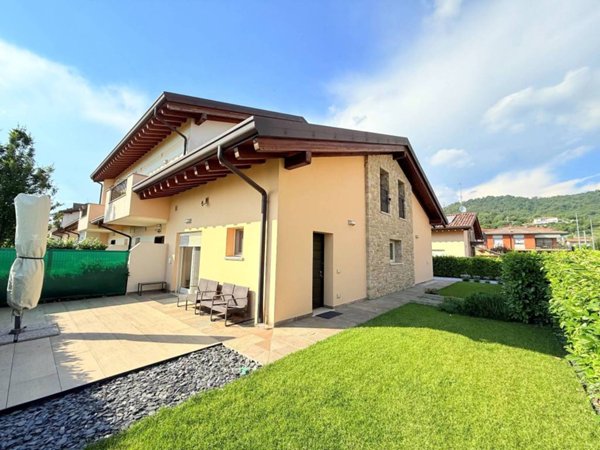 casa indipendente in affitto ad Adro