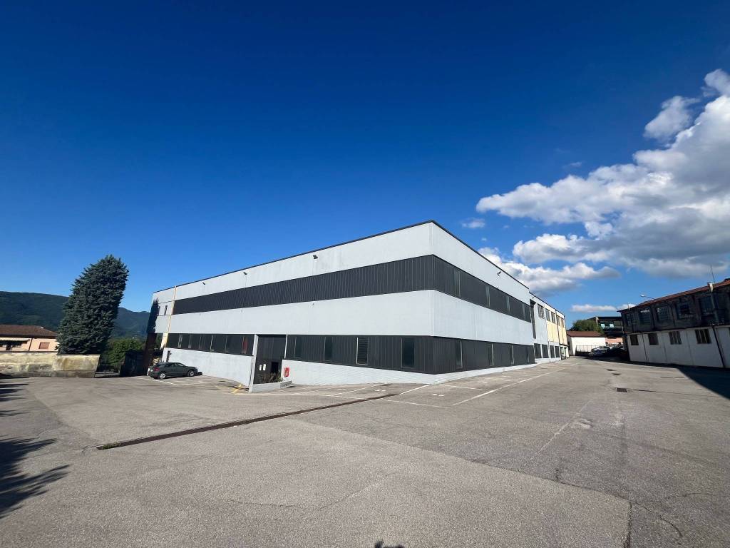 locale commerciale in affitto ad Agnosine in zona Trebbio