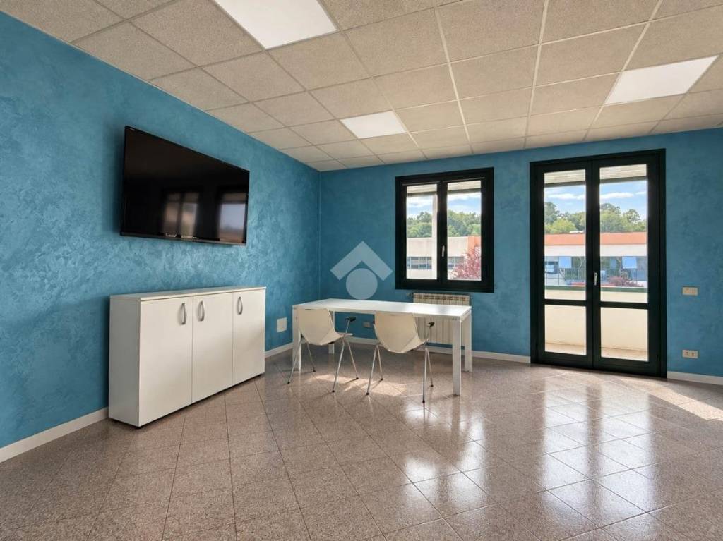 ufficio in affitto ad Agnosine in zona Trebbio