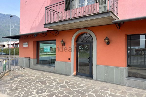ufficio in affitto ad Artogne in zona Piazze