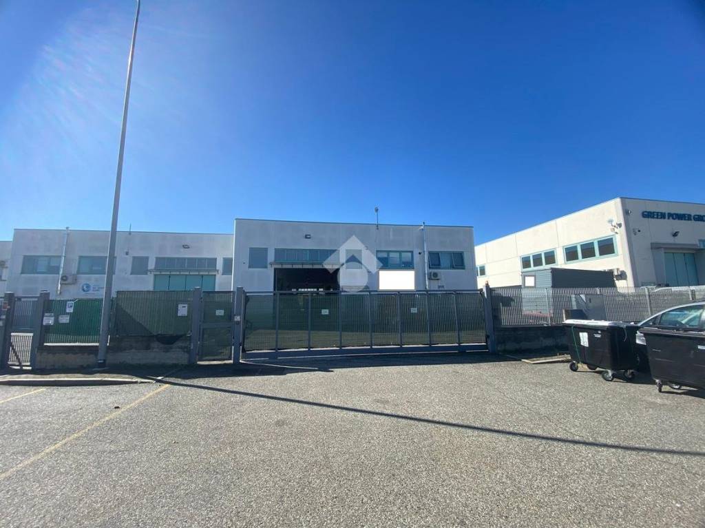 locale commerciale in affitto a Caselle Torinese