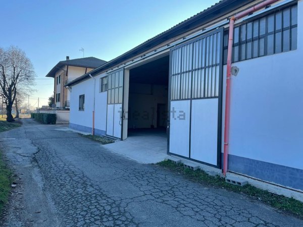 locale commerciale in affitto a Caselle Torinese
