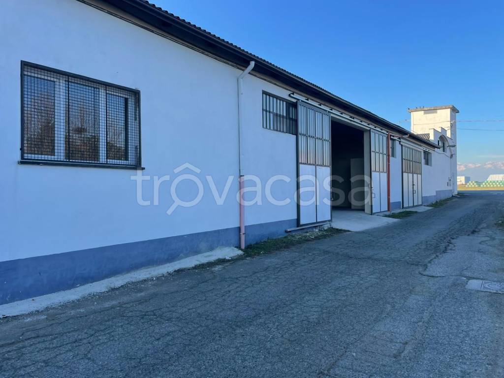 locale commerciale in affitto a Caselle Torinese