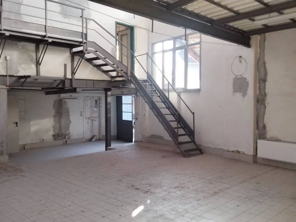 negozio in affitto a Caselle Torinese