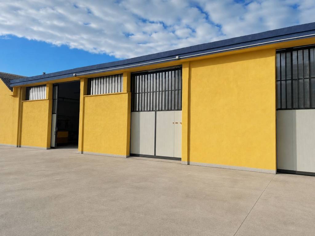 locale commerciale in affitto a Caselle Torinese