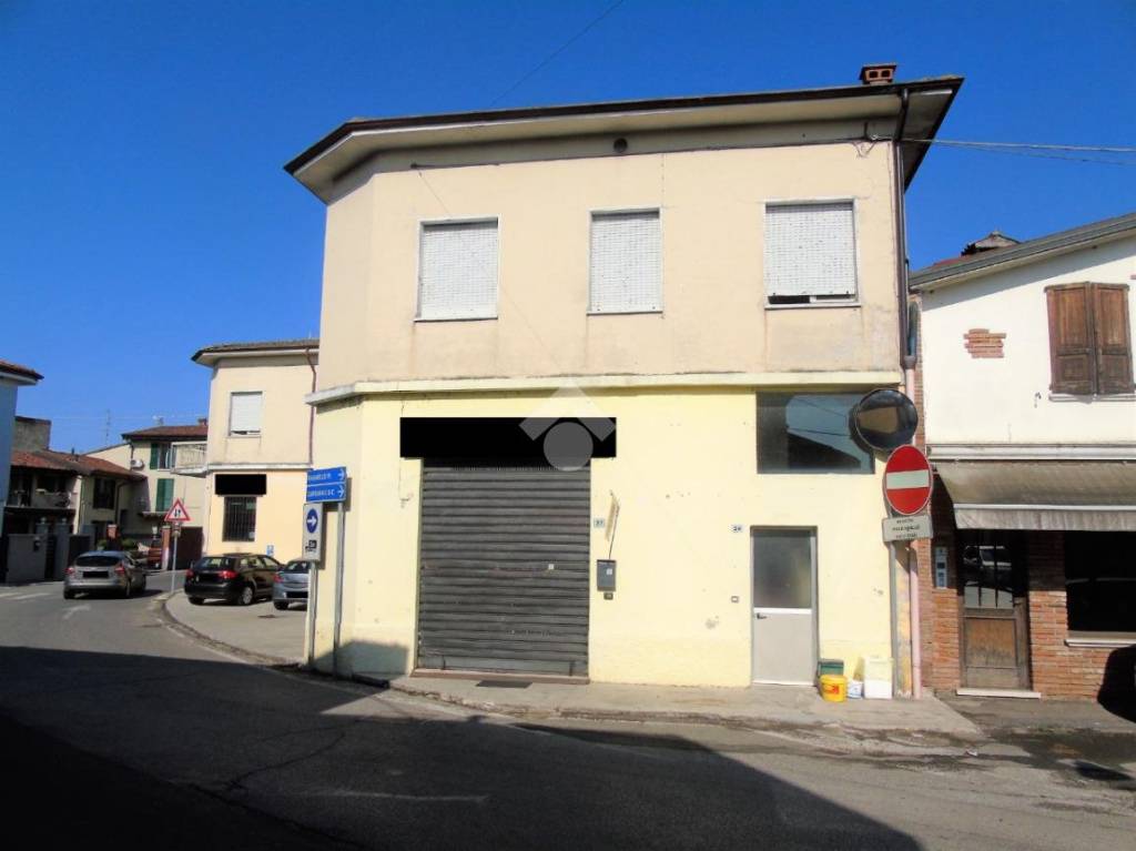 negozio in affitto ad Azzano Mella