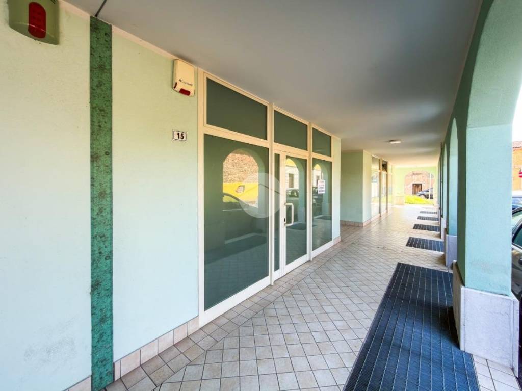 negozio in affitto ad Azzano Mella