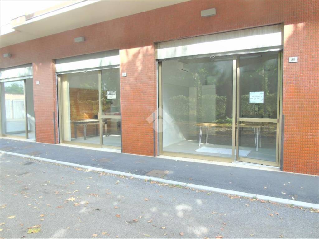 negozio in affitto a Bagnolo Mella