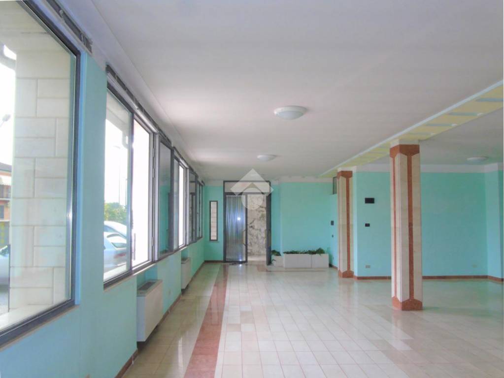 negozio in affitto a Bagnolo Mella