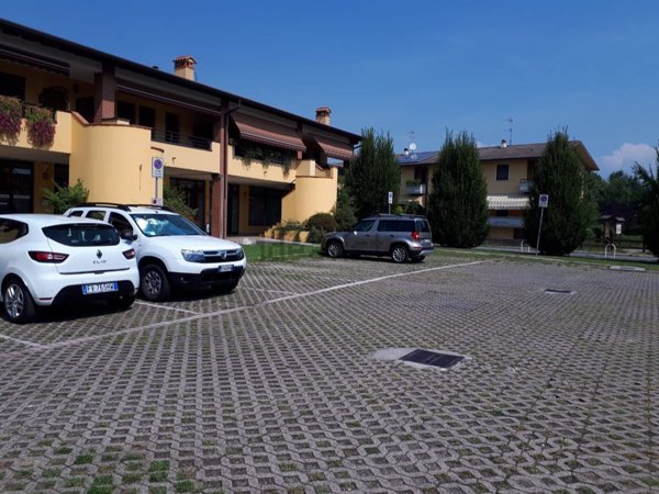 locale commerciale in affitto a Bagnolo Mella