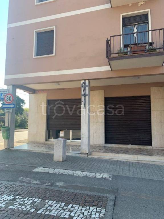 negozio in affitto a Bagnolo Mella