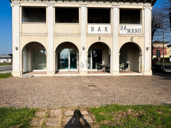 locale commerciale in affitto a Bagnolo Mella