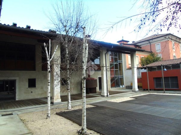 locale commerciale in affitto a Bagnolo Mella